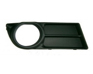 grille pare-chocs avant droit (passager) Toyota COROLLA VERSO 05/2004 - 05/2007